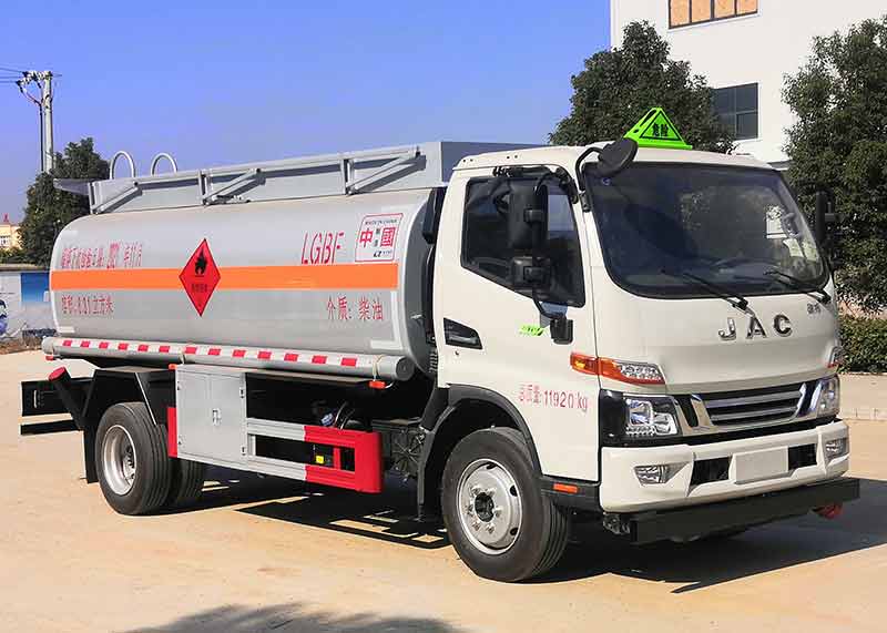 炎帝牌SZD5120GYYHF6C型運(yùn)油車