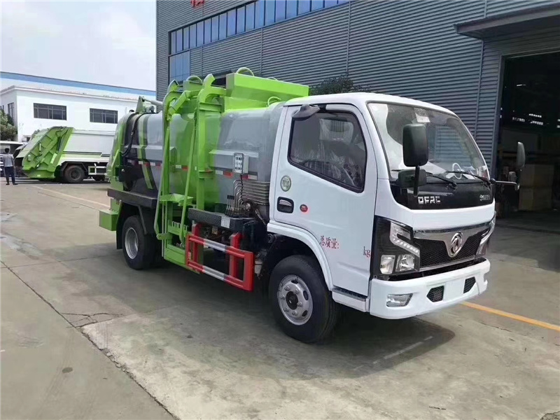 東風(fēng)5方6方餐廚垃圾車(方罐)